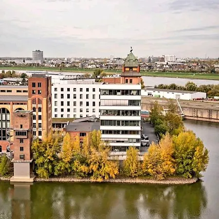 Schickes Mit Flussblick Am Medienhafen Apartment