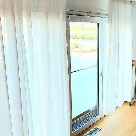 Schickes Mit Flussblick Apartment Dusseldorf